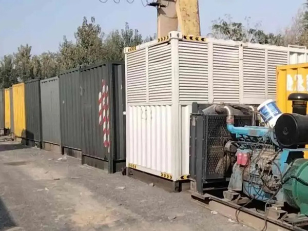 普格200KW柴油发电机机组每小时油耗是多少?